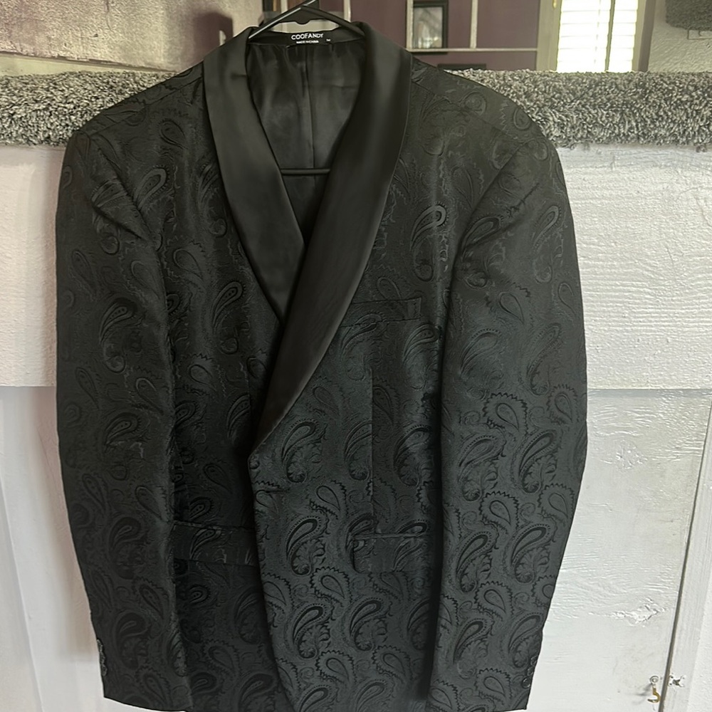 Elegant Black Jacquard Tuxedo Jacket